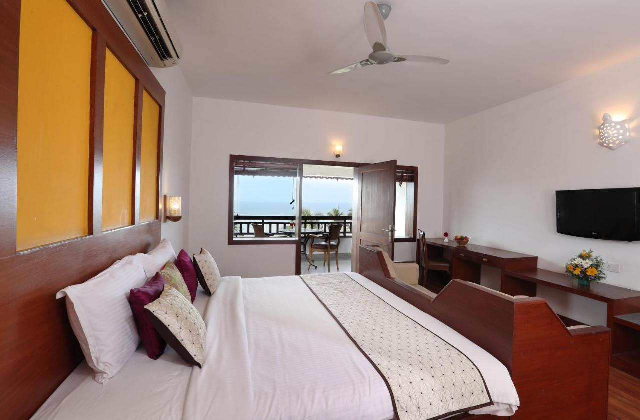Getaway Beach Resort Kovalam Ngoại thất bức ảnh